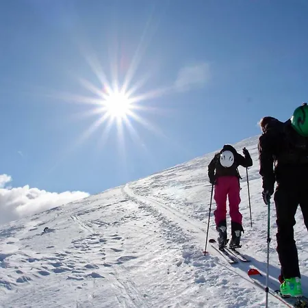 Lyngen Experience Aparthotel Nord-Lenangen