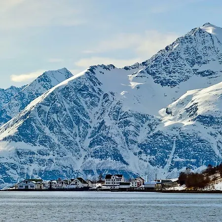 アパートホテル Lyngen Experience Nord-Lenangen